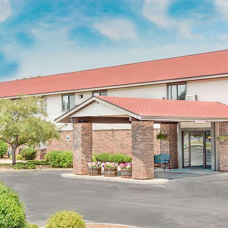 Super 8 By Wyndham Green Bay Near Stadium Luaran gambar