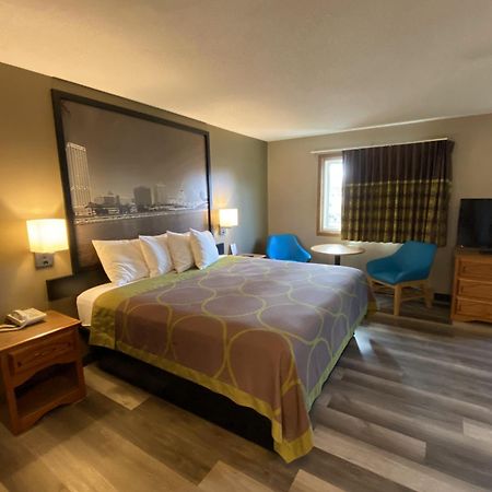 Super 8 By Wyndham Green Bay Near Stadium Luaran gambar