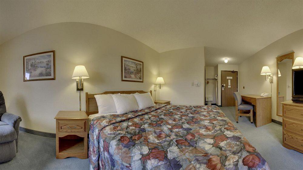 Super 8 By Wyndham Green Bay Near Stadium Luaran gambar