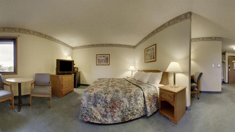 Super 8 By Wyndham Green Bay Near Stadium Luaran gambar