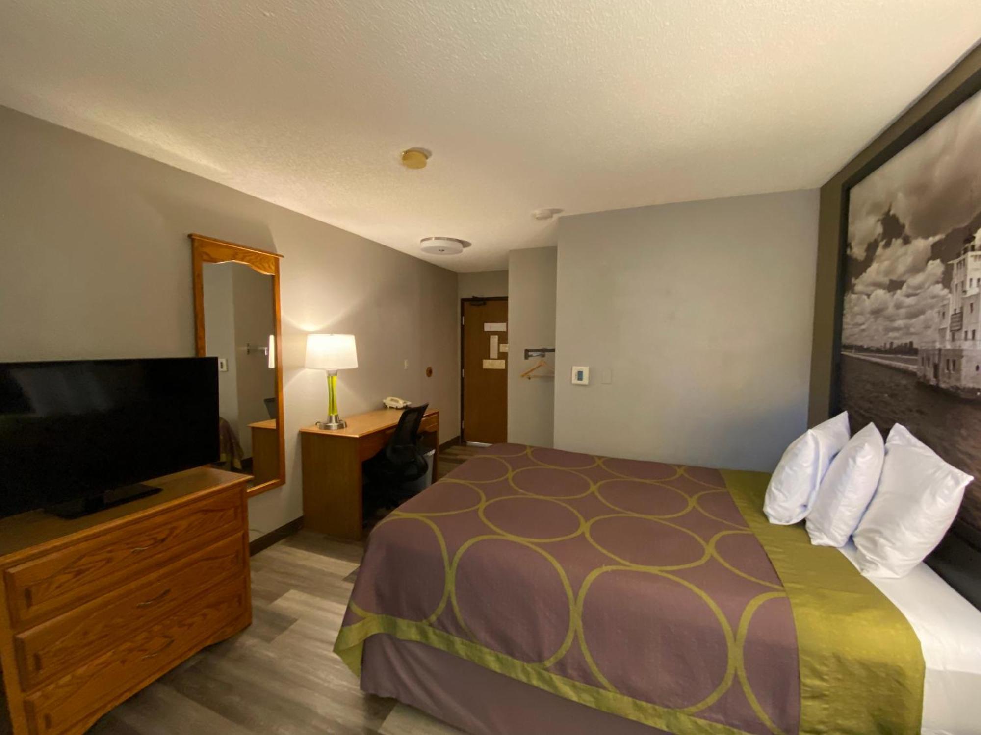Super 8 By Wyndham Green Bay Near Stadium Luaran gambar
