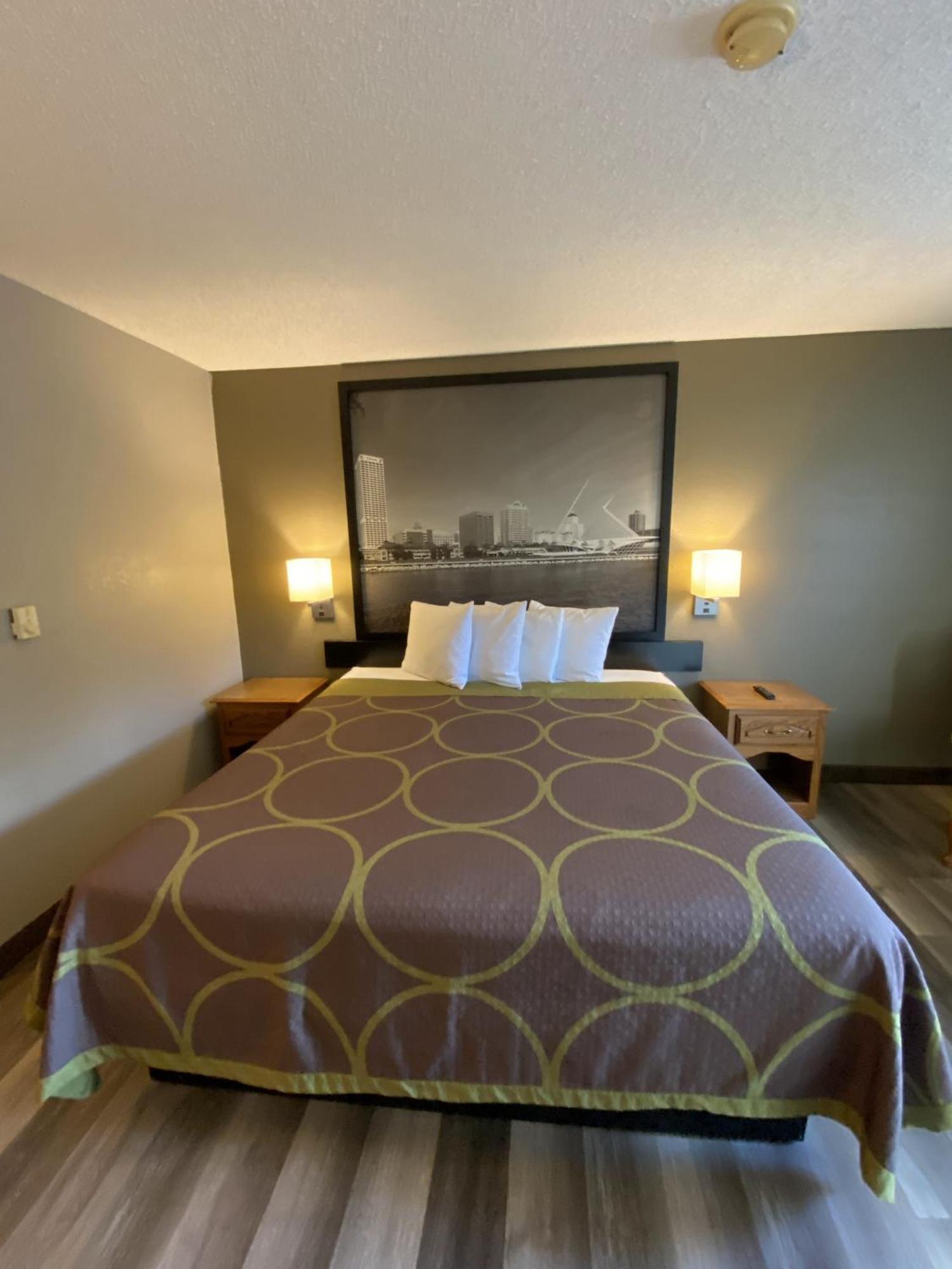 Super 8 By Wyndham Green Bay Near Stadium Luaran gambar