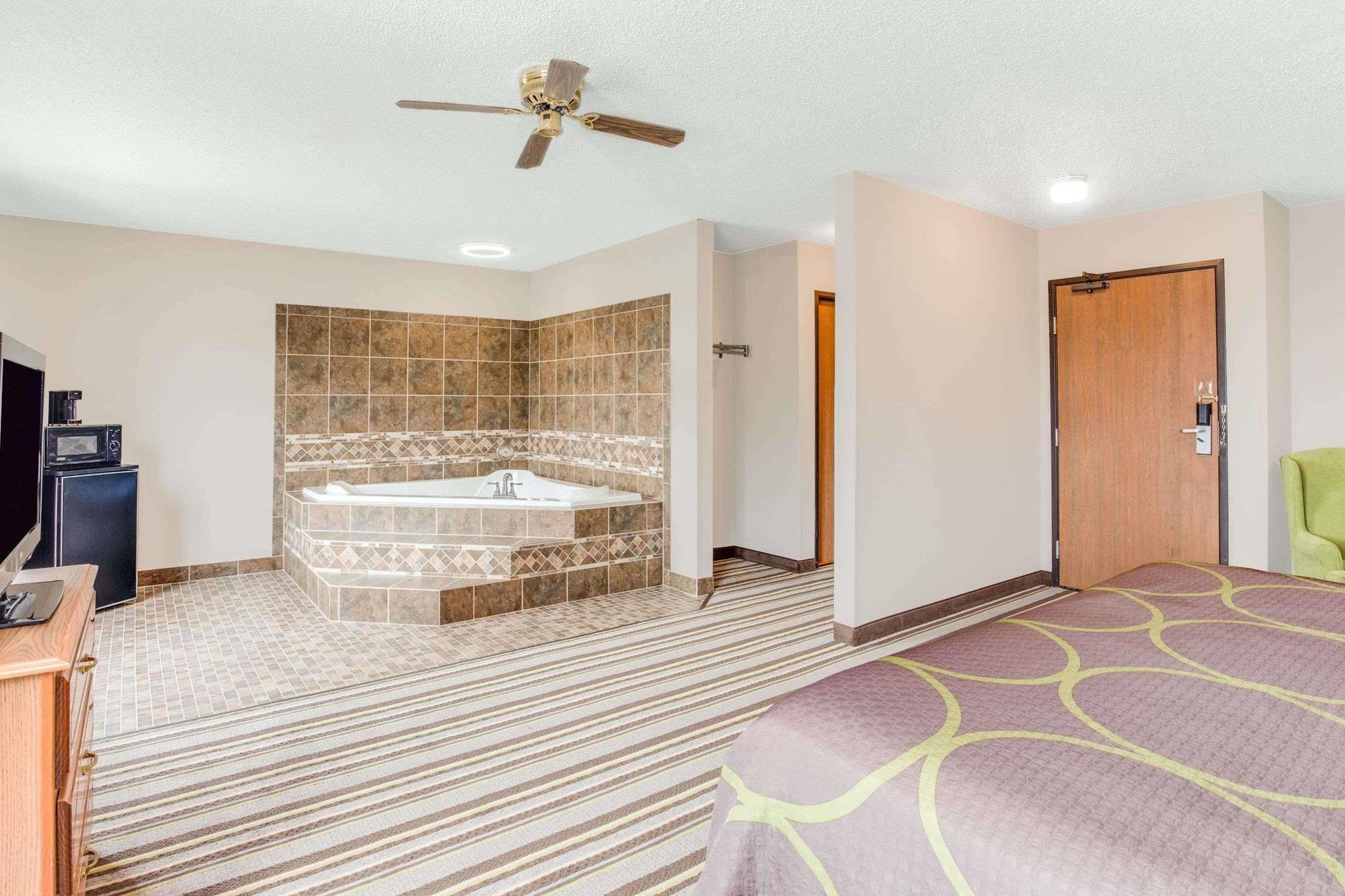 Super 8 By Wyndham Green Bay Near Stadium Luaran gambar